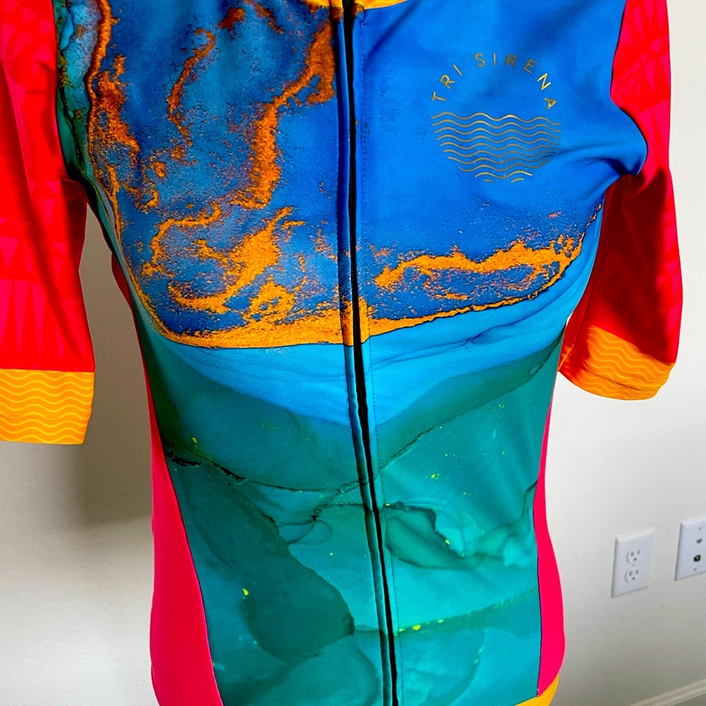 Tri Sirena tri top. Excellent used condition. Worn twice. Size large.